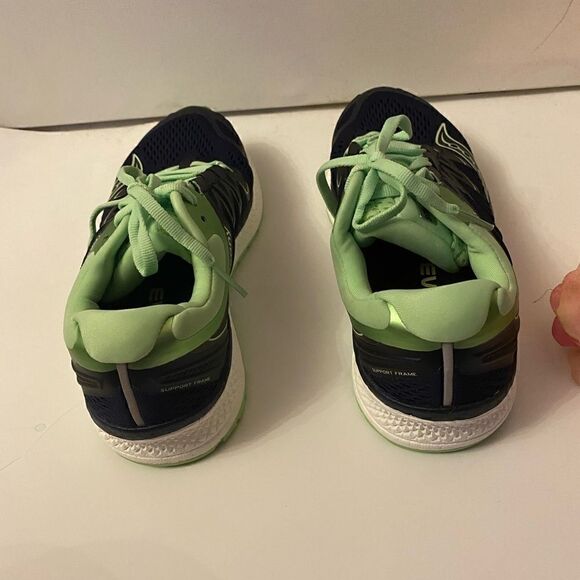 💥Saucony Trumph ISO 4, navy/ Mnt Size : 5 US - Picture 6 of 8